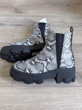 ASOS Snake Print Chunky Chelsea Boots in Black Gray